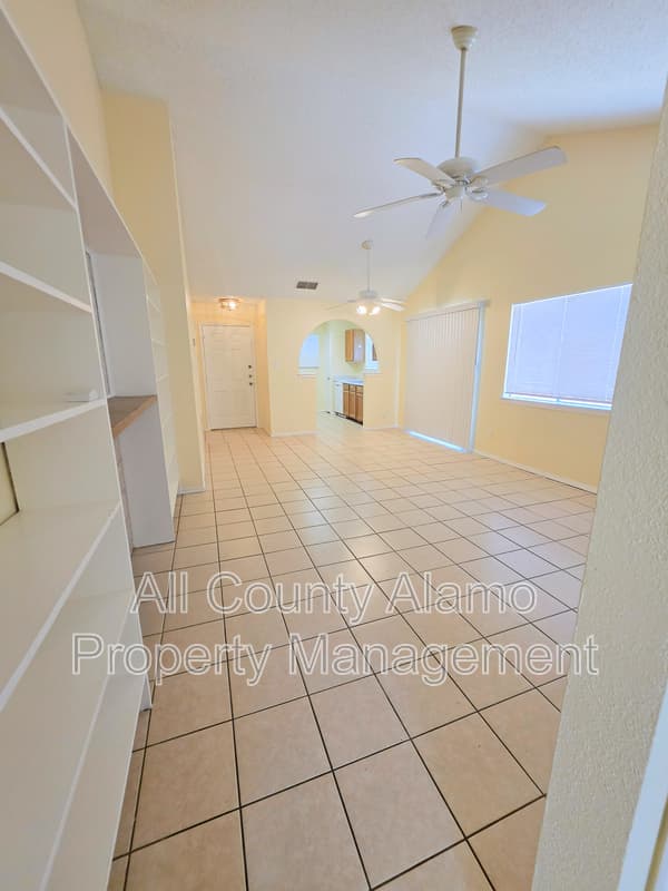 San Antonio House: 7515 Brandyridge