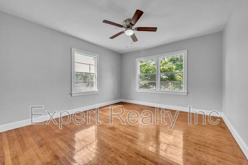 BIRMINGHAM House: 4807 TERRACE M