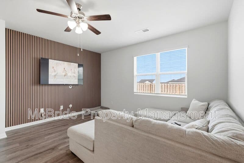 Grovetown House: 715 Hollis Ave