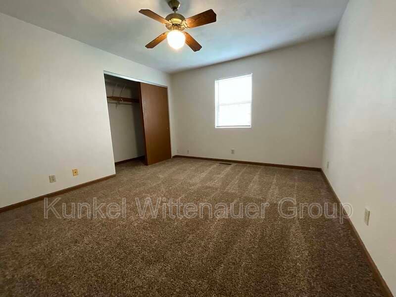 O'Fallon House: 921 Georgetowne Drive