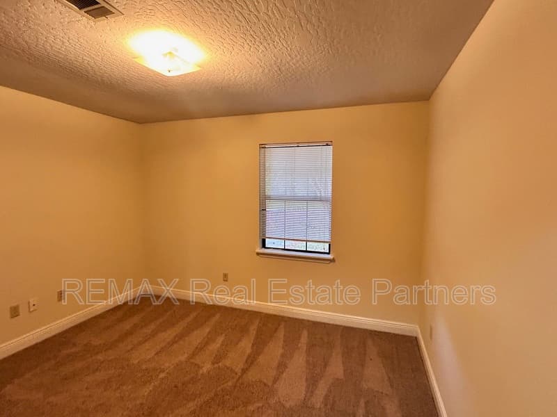 Hattiesburg Condo: 121 Lexington Dr