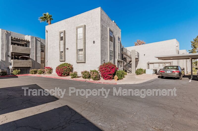 Scottsdale House: 8020 E Thomas Rd