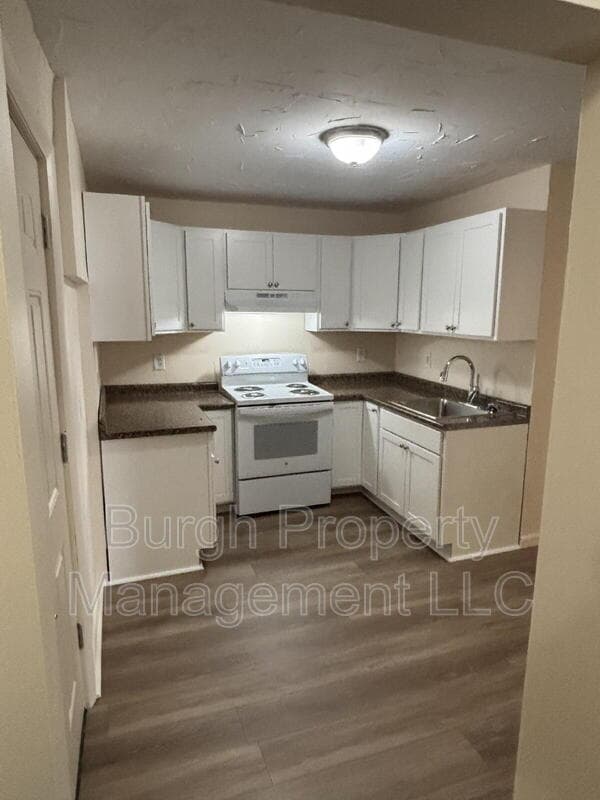 Washington Condo: 725 Addison St