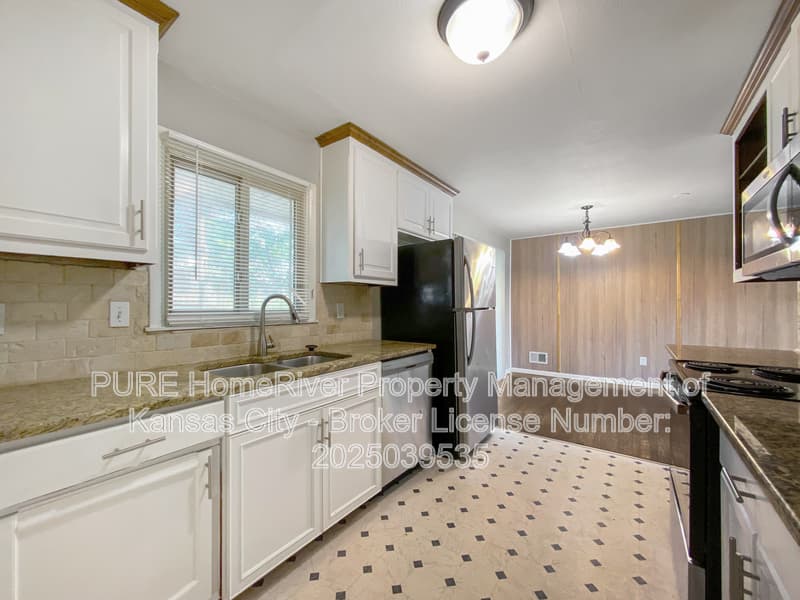 Kansas City House: 418 NE 55th St