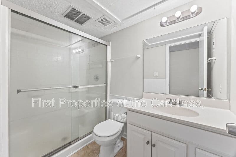 Charlotte House: 5805-H Hunting Ridge Lane