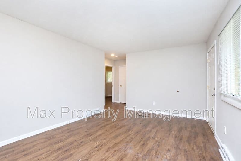 Des Moines House: 3426 SW 8th Street
