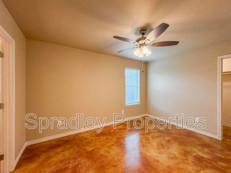 Belton Condo: 1044B Mason Dr