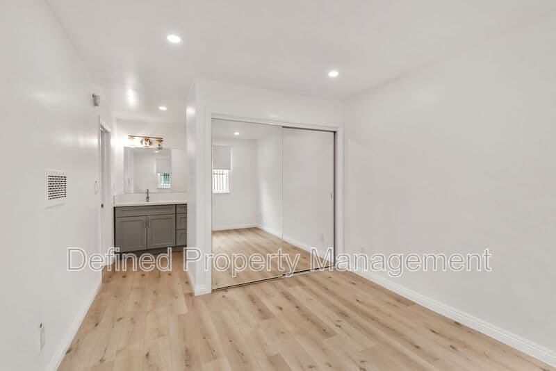 Los Angeles Condo: 1823 S. St Andrews Place