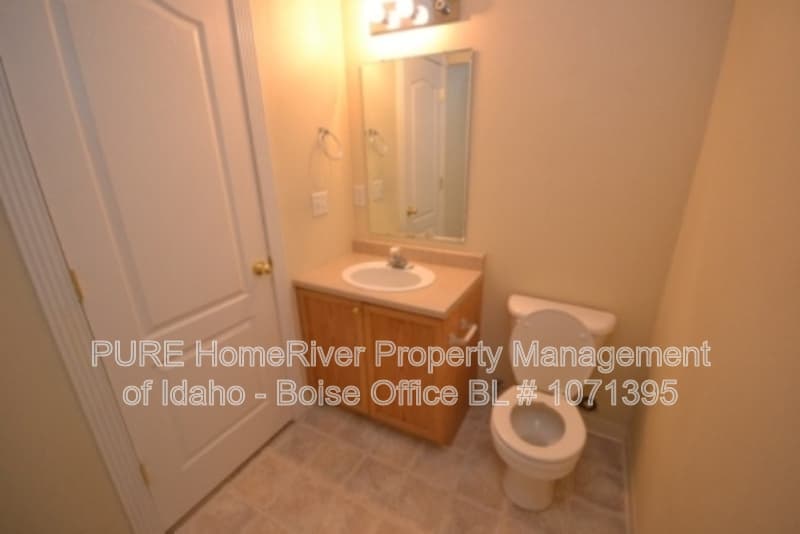 Nampa House: 1304 S Ivy St