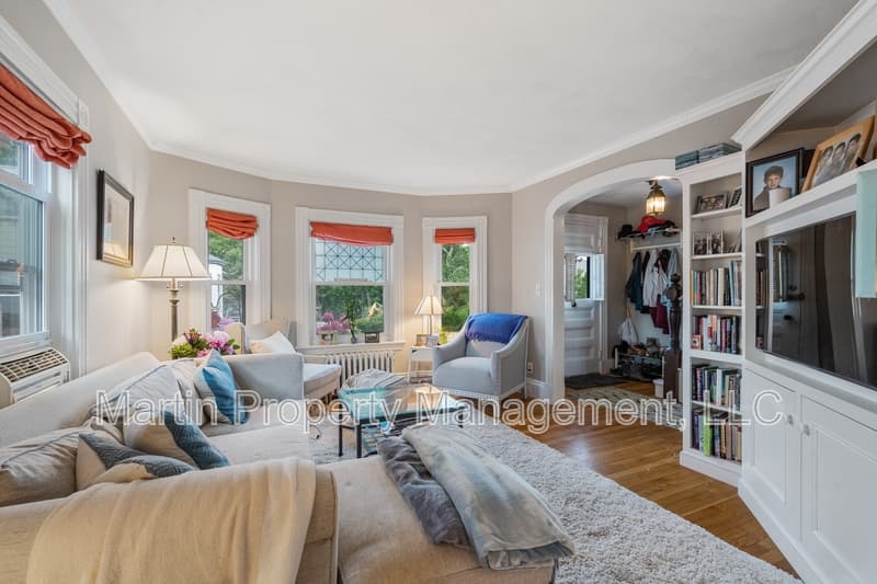 Andover House: 15 Elm Court