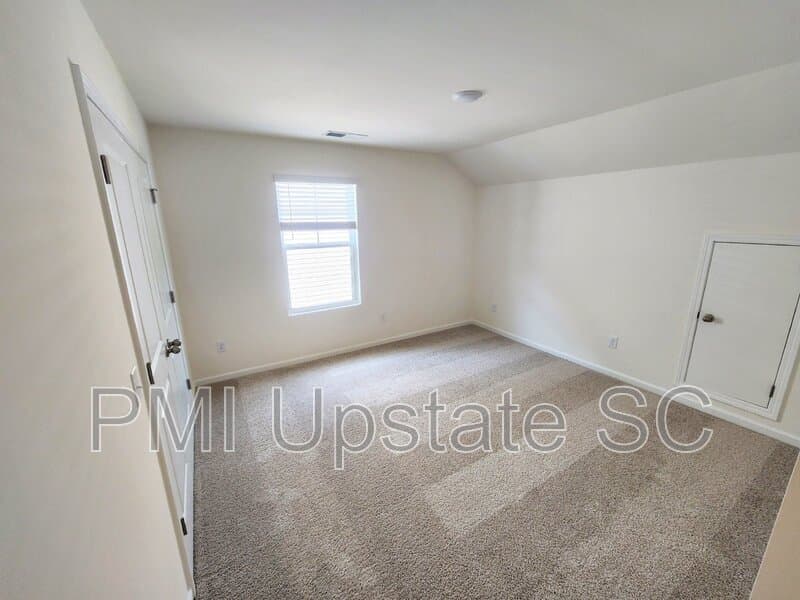 Fountain Inn House: 743 Fountainbrook Ln