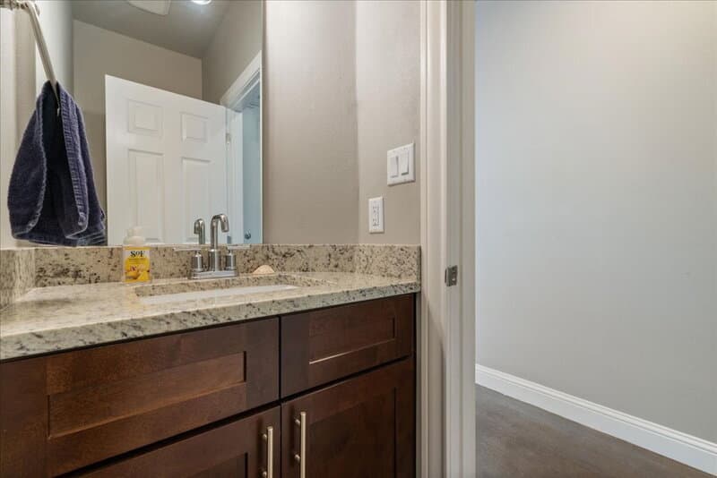 Lago Vista Condo: 5800 Club House Drive A