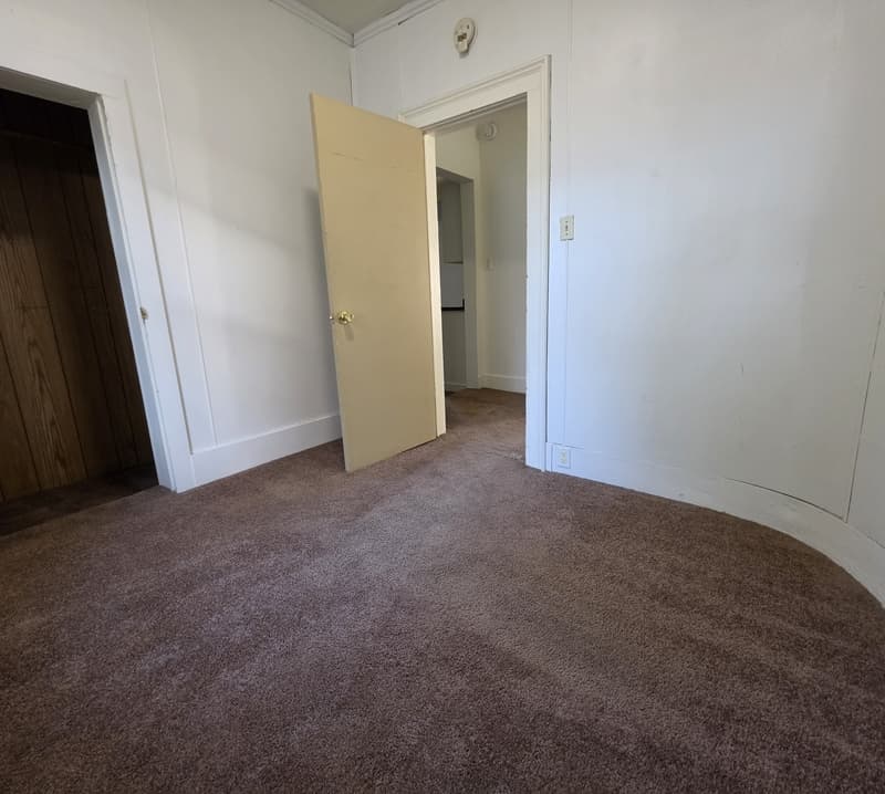 Oshkosh Condo: 632 Bay Shore Drive - Lower