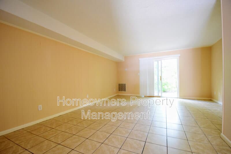 Hope Mills Condo: 5654-B Pope St
