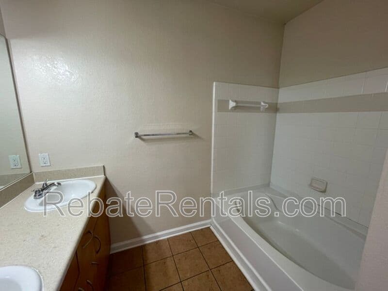 Jacksonville Condo: 8290 Gate Parkway W