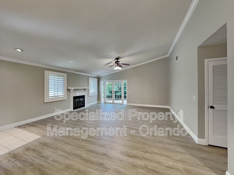Longwood House: 220 S Fox Chase Pt