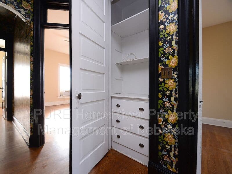 Omaha Condo: 1021 S 30th Ave
