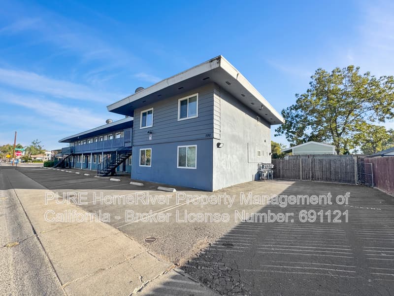 Sacramento House: 590 Las Palmas Ave