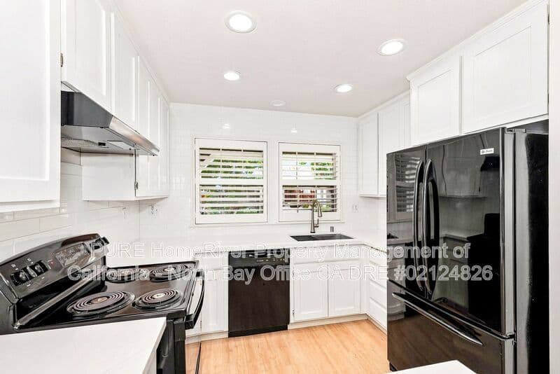 Santa Rosa House: 2360 Battersea St