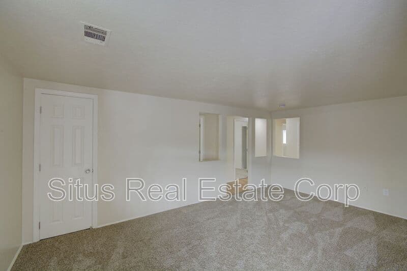 Lakewood House: 8121 W. 9th Ave