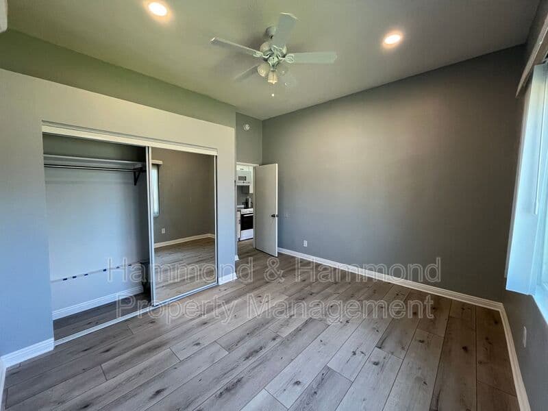 Woodland Hills House: 23242 Victory Blvd.