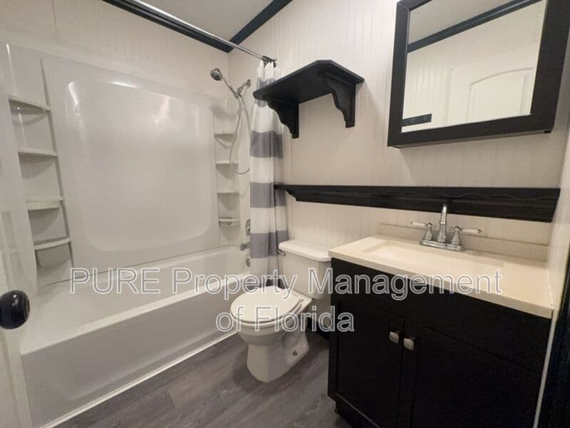Ocklawaha House: 12300 SE 128th CT