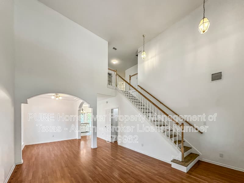 Round Rock House: 2007 Chaparral Dr