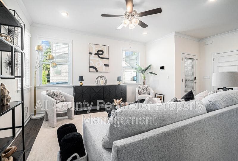 Loganville House: 607 Silver Moon Drive