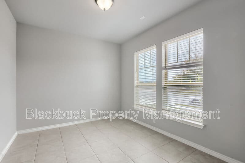 Leander House: 345 Ancellotta Way