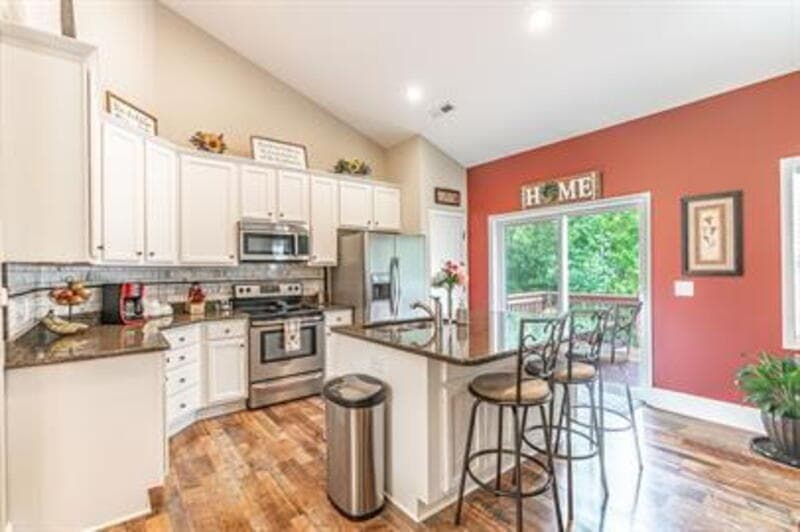 Pinehurst House: 55 Bridle Path Circle