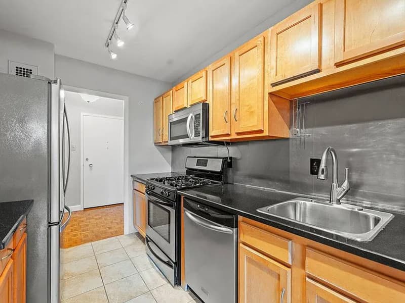 Cincinnati Condo: 2324 Madison Rd