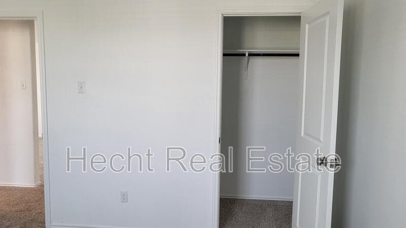 San Marcos House: 348 Geode Glen