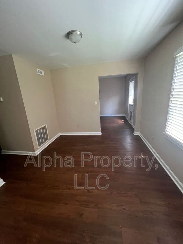 Greer Condo: 213B Taylor Rd