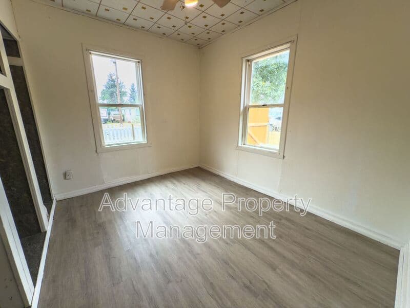 Albany House: 319 15th Ave SE