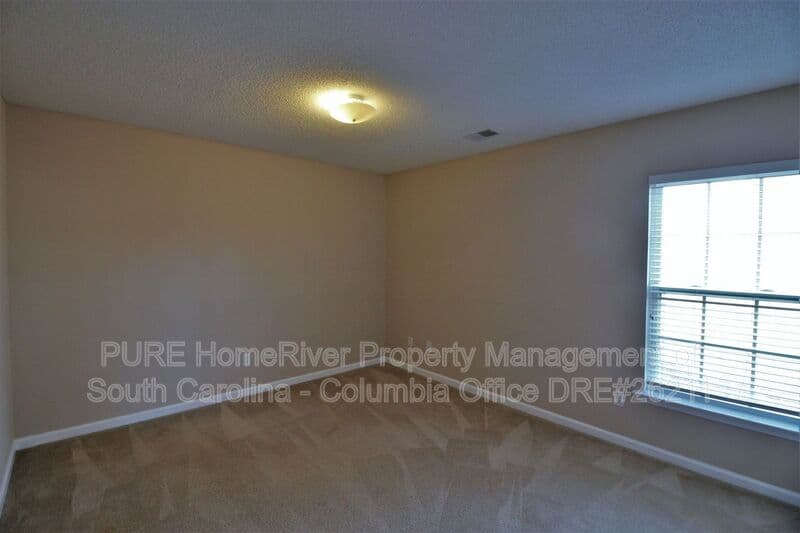 Columbia House: 581 Heron Glen Dr