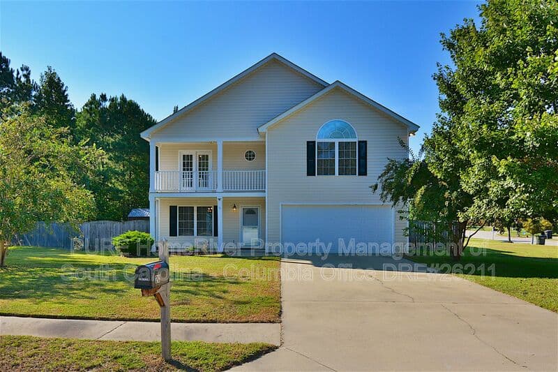 Elgin House: 20 Sugar Maple Ct