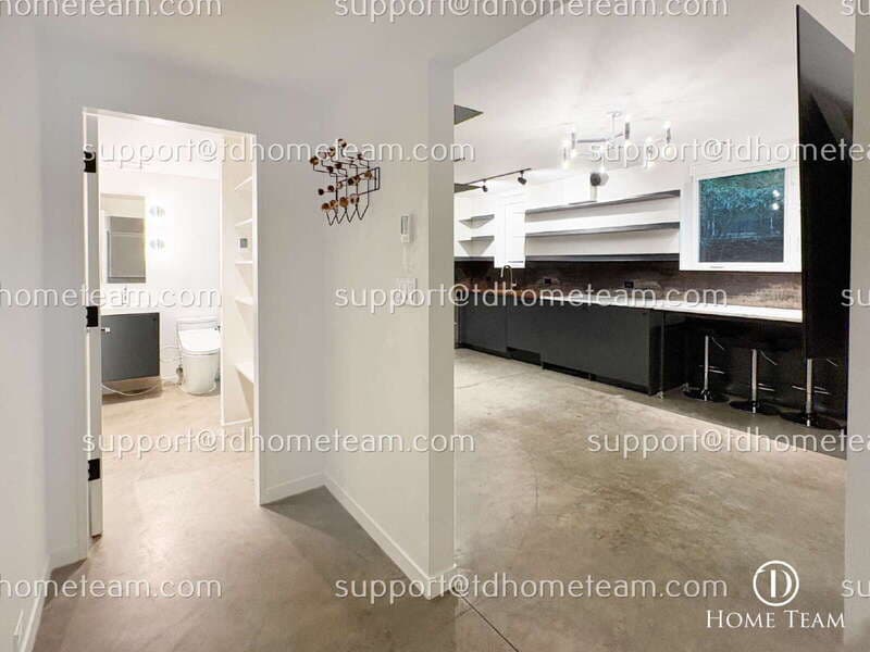 Seattle Condo: 214 Summit Ave E