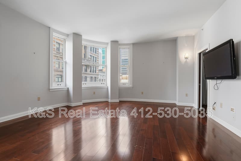 Pittsburgh Condo: 306 Fourth Avenue - Unit 302