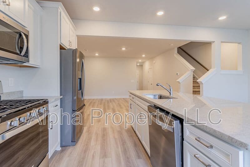 Moore Townhome: 1530 Rivermeade Dr