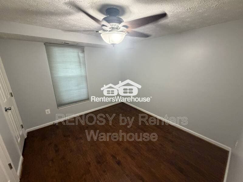 Edgewood House: 907 Woodbridge