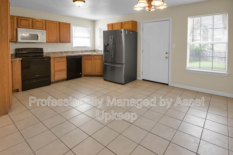 Dallas House: 5711 Arlington Park Drive
