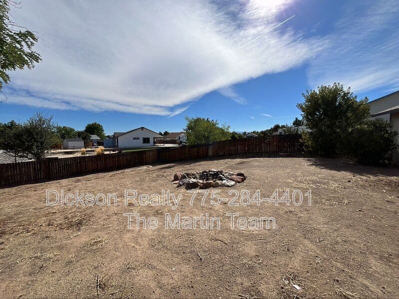Sparks House: 970 Mercedes Drive