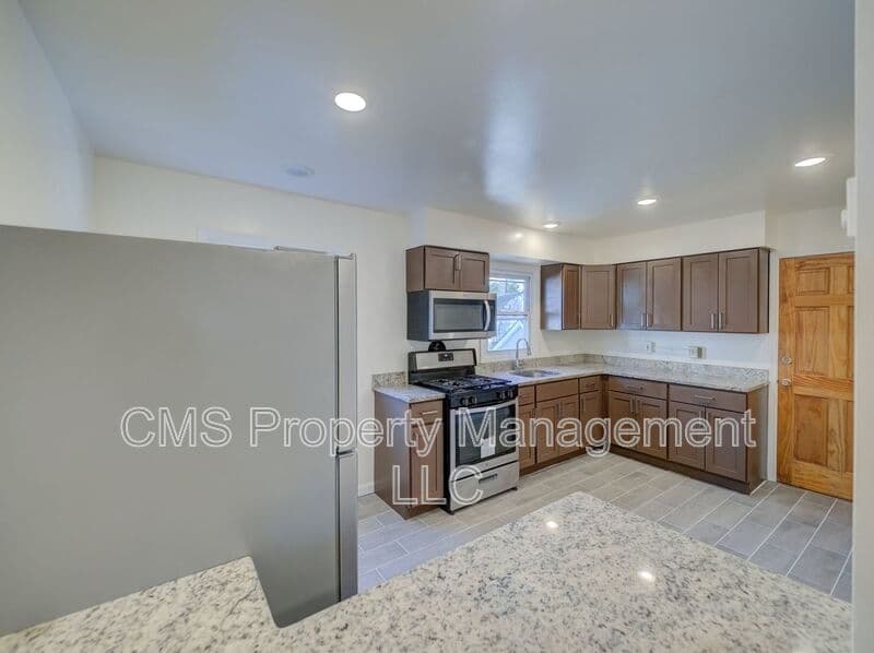 Vauxhall Condo: 287 Montclair Avenue