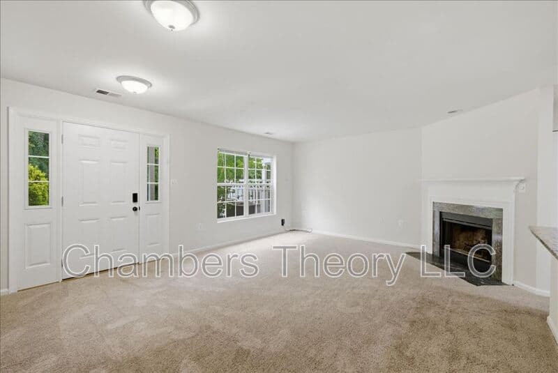 Woodbridge House: 12181 Old Salem Ct