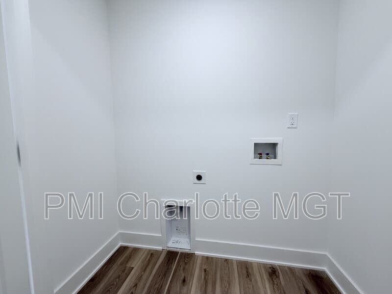 Charlotte Townhome: 7521 Lawyers Road