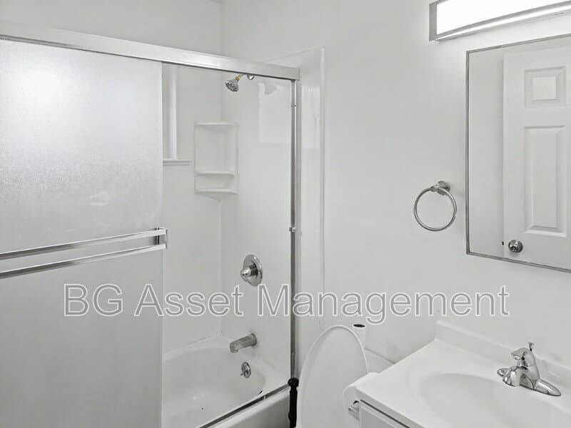 Richmond Condo: 1448 Merced St