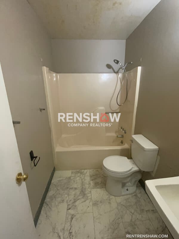 Martin House: 142 Harrison Rd
