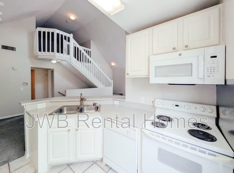 Jacksonville Condo: 13700 Richmond Park Dr N #1206