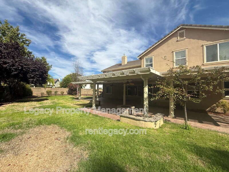 Roseville House: 8843 Latigo Court