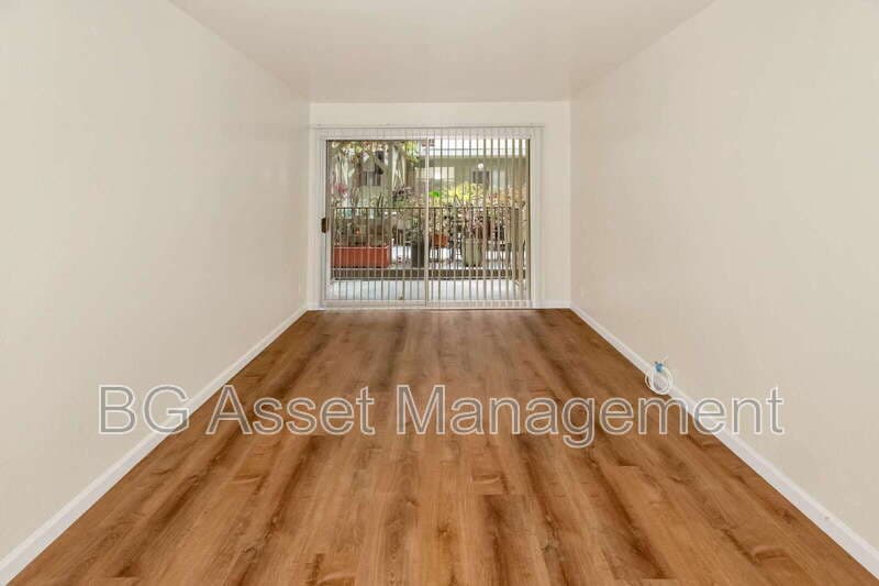 Oakland Condo: 3600 Dimond Avenue